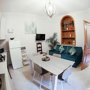 La Casa Di Madeleine Apartment