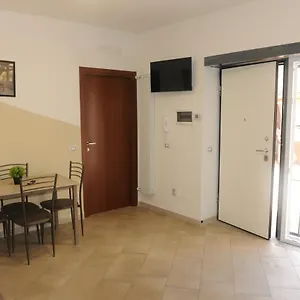Apartament 3suites, Mediolan